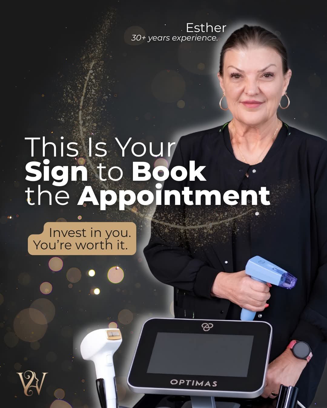 Founder Esther with the Optimas device